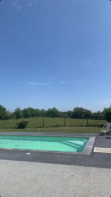 Loue Ancien Moulin A Vent Avec Piscine Et Jacuzzi Villa Neuvy-Bouin Eksteriør billede