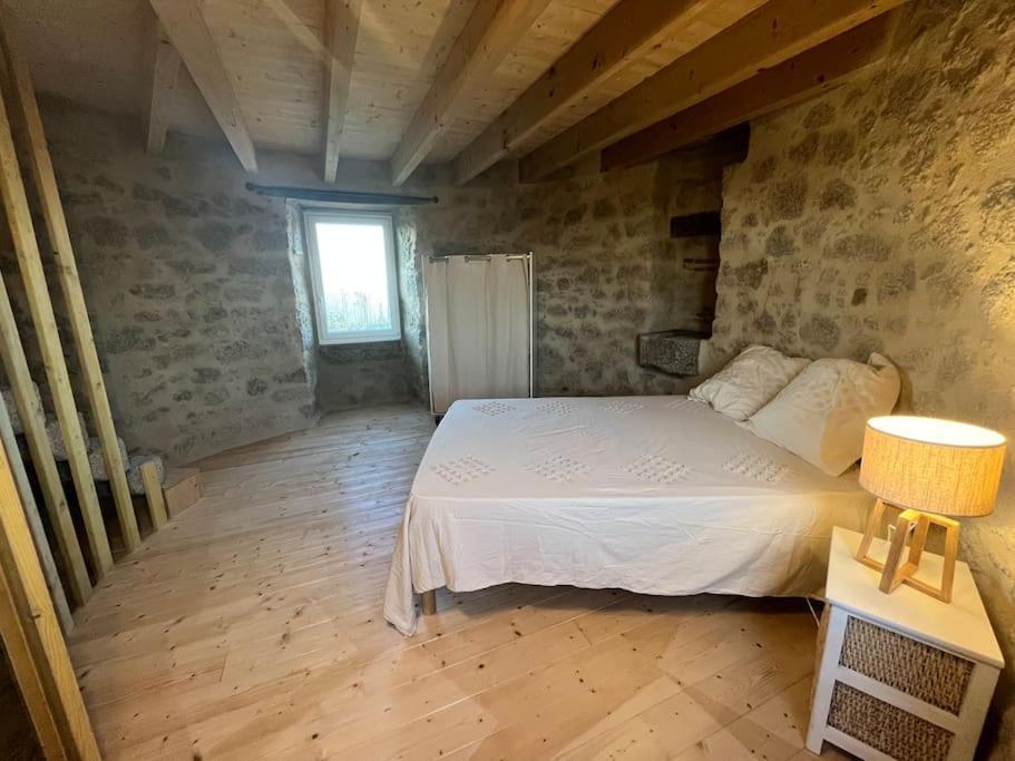 Loue Ancien Moulin A Vent Avec Piscine Et Jacuzzi Villa Neuvy-Bouin Eksteriør billede