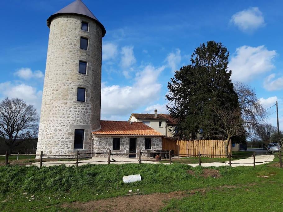 Loue Ancien Moulin A Vent Avec Piscine Et Jacuzzi Villa Neuvy-Bouin Eksteriør billede